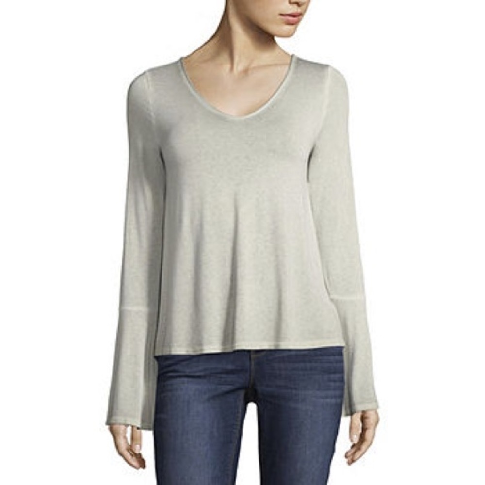 🥳🎈NEW Arizona Womens V-Neck Knit Top